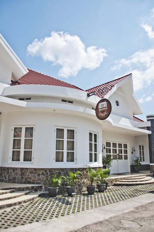 Ipienk House Yogyakarta Hotel Esterno foto